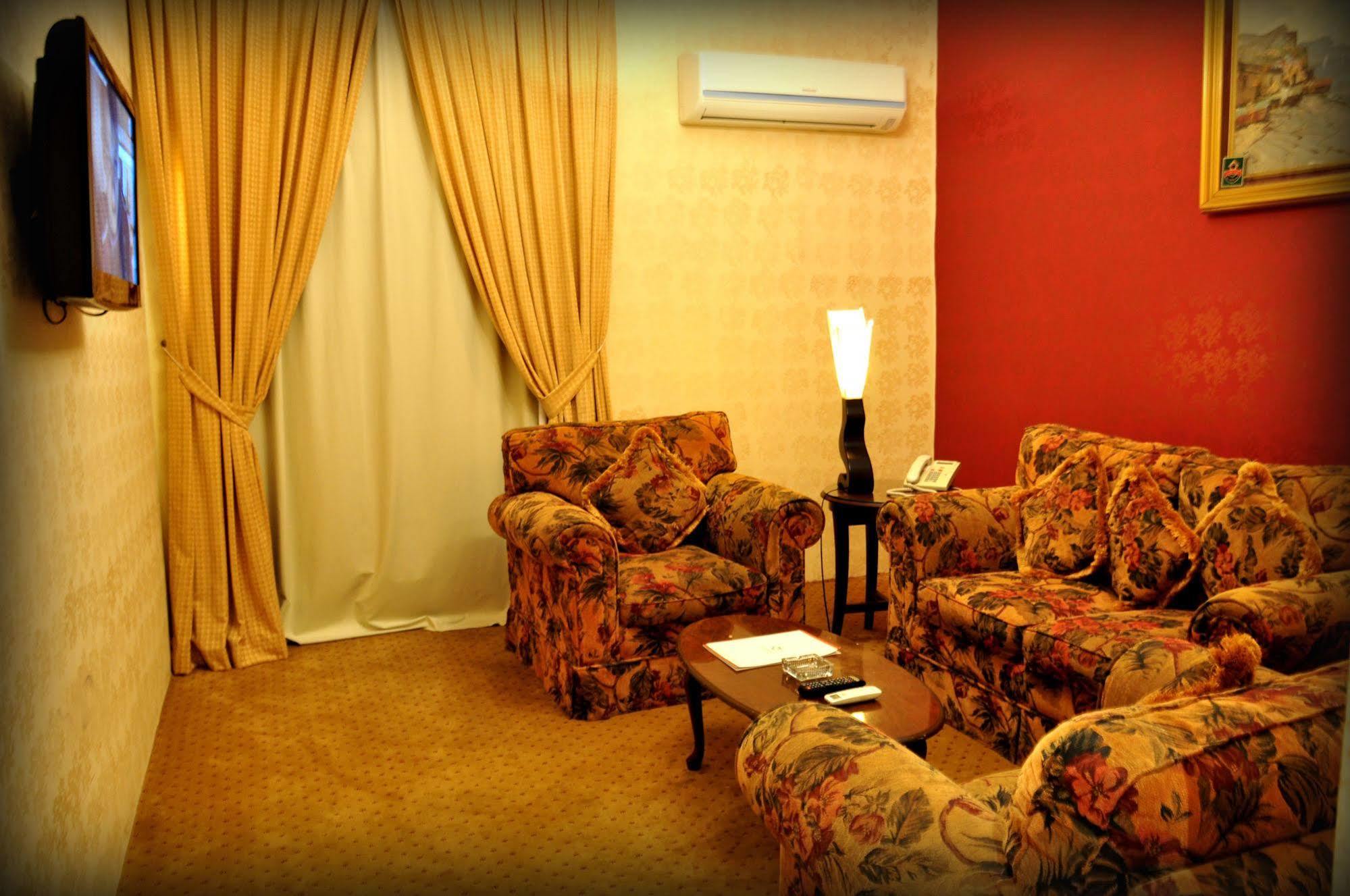 Al Higgi Hotel Yanbu Esterno foto