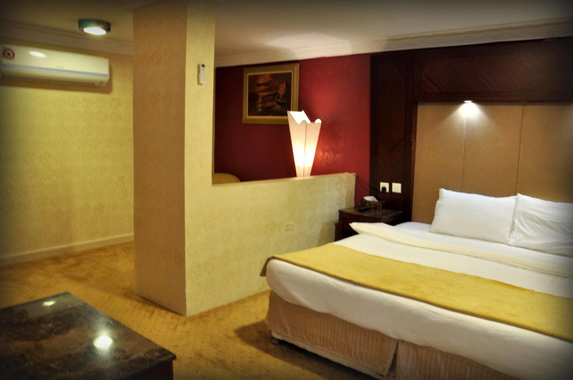 Al Higgi Hotel Yanbu Esterno foto