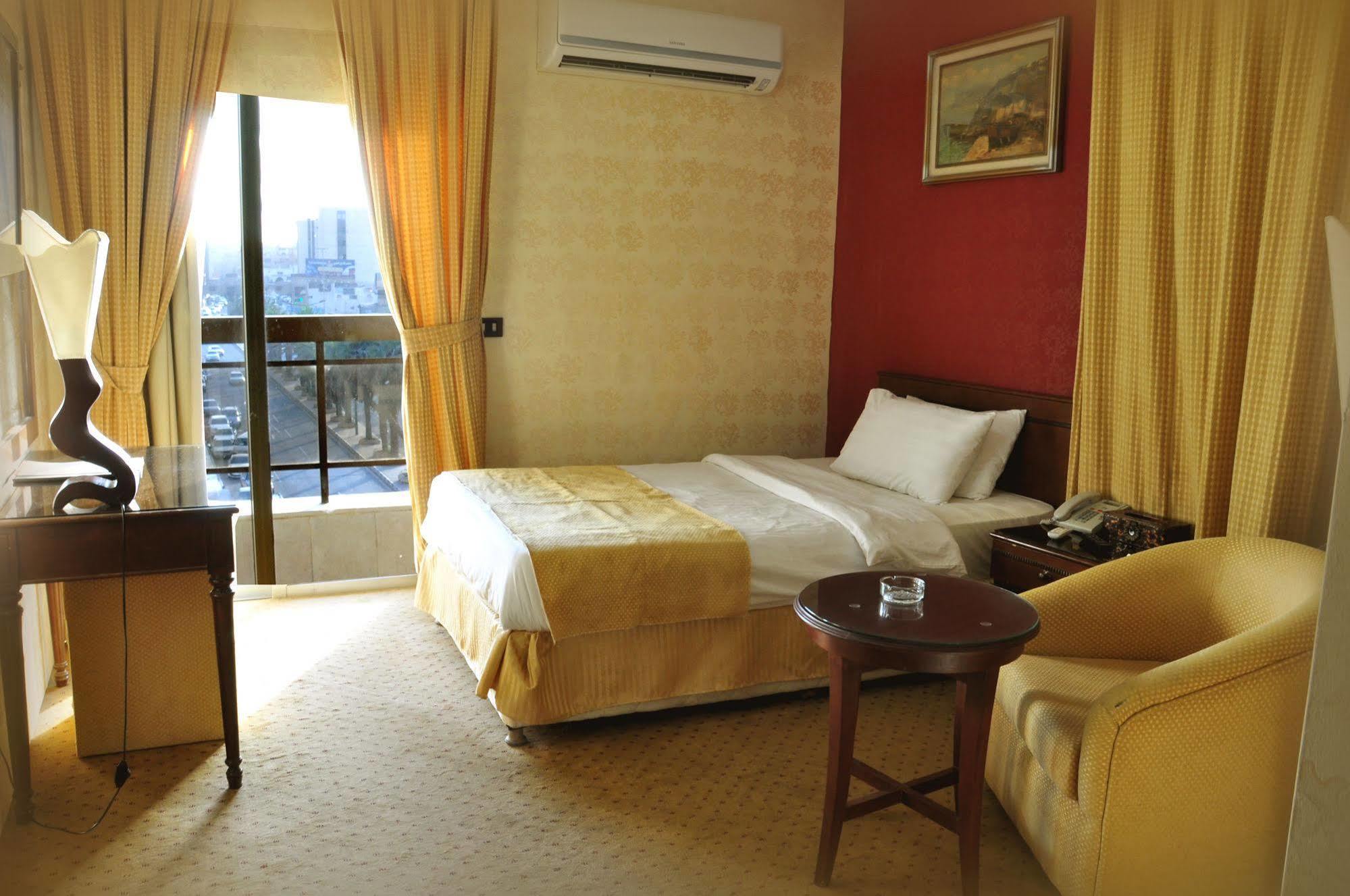 Al Higgi Hotel Yanbu Esterno foto