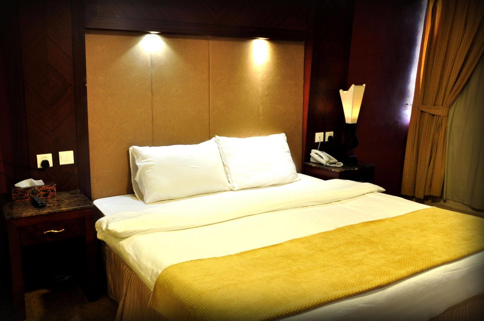 Al Higgi Hotel Yanbu Esterno foto