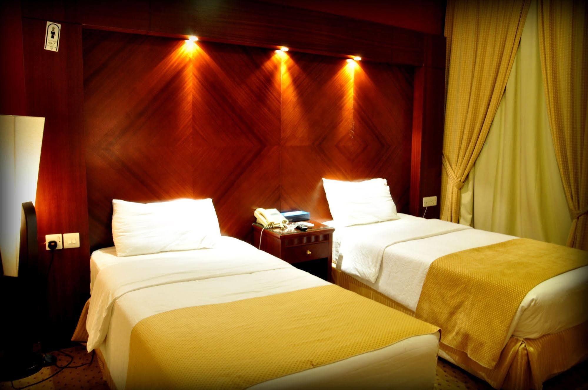 Al Higgi Hotel Yanbu Esterno foto