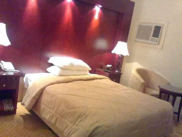 Al Higgi Hotel Yanbu Esterno foto